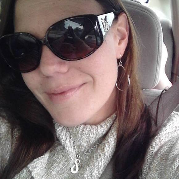 Meet your Posher, Ashley - Picture 1 of 1